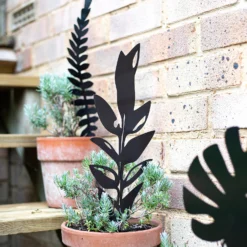 Jungle Black Ground Stakes - 45cm (Assorted Designs) -Garden Decoration Shop 13981010 1285005324469841